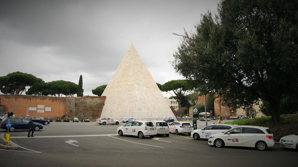 I Love Piramide Roma Exterior foto
